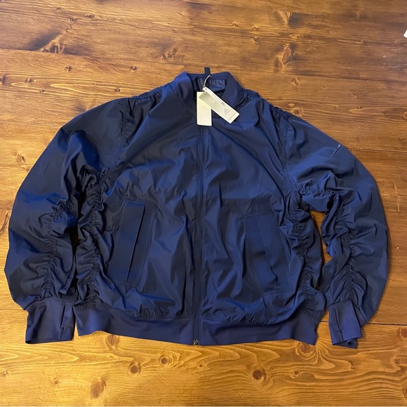 Adidias Boa Bomber Jacket- XL - Picture 2 of 4